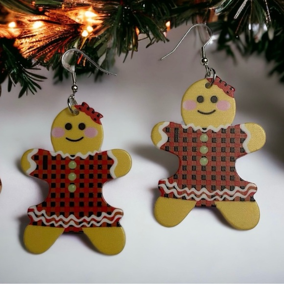 1/$8 or 3/$12 Gingerbread Girl Acrylic Dangle Drop Earrings Holiday Christmas - Picture 1 of 3